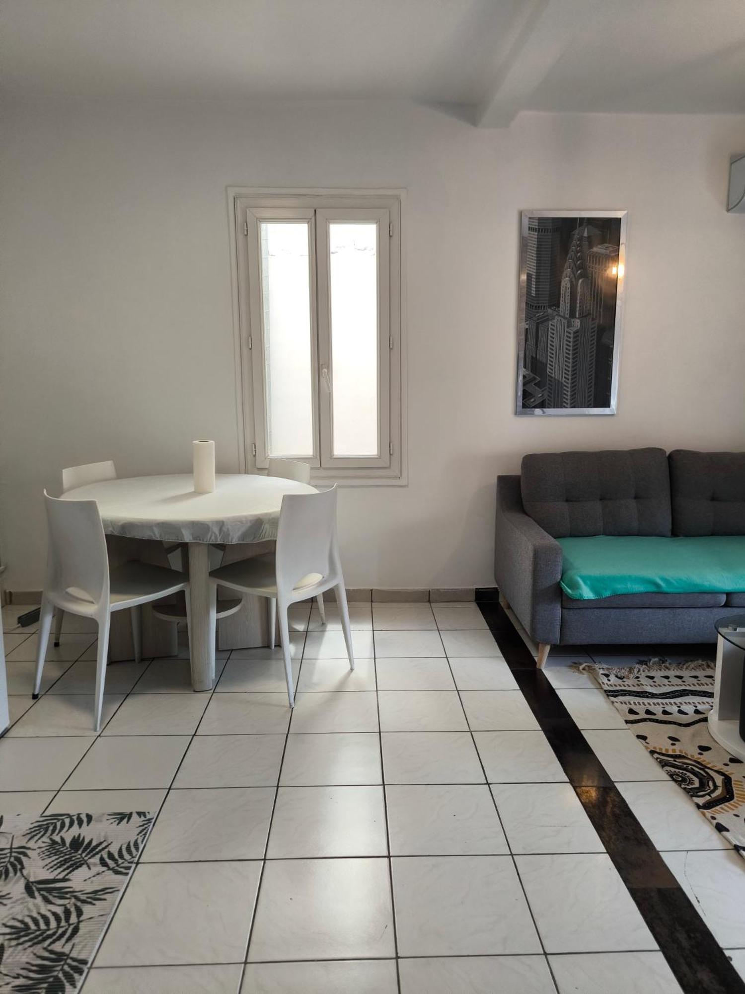 Appartement F1 200 Metre De La Gare à Perpignan Extérieur photo
