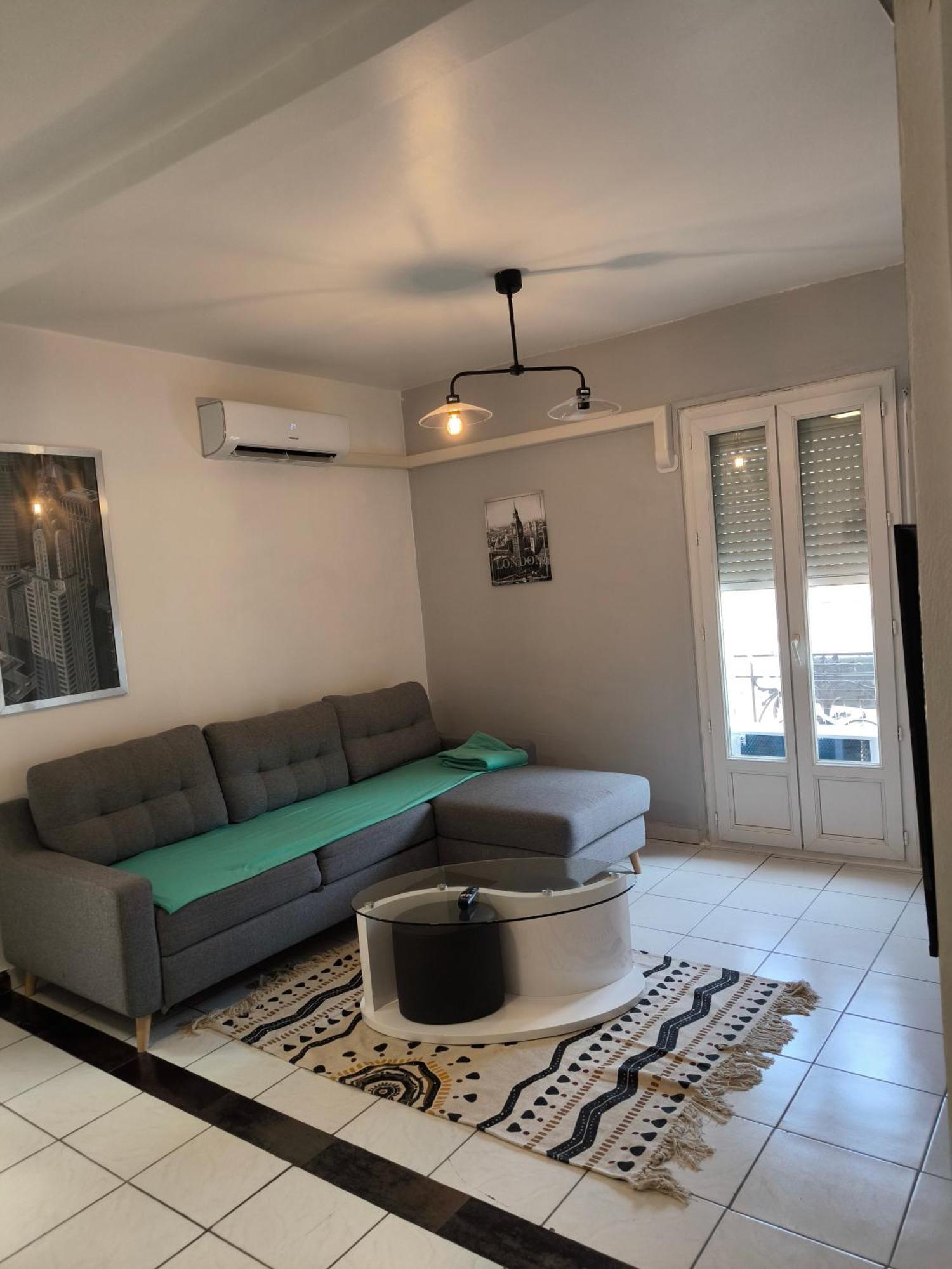 Appartement F1 200 Metre De La Gare à Perpignan Extérieur photo