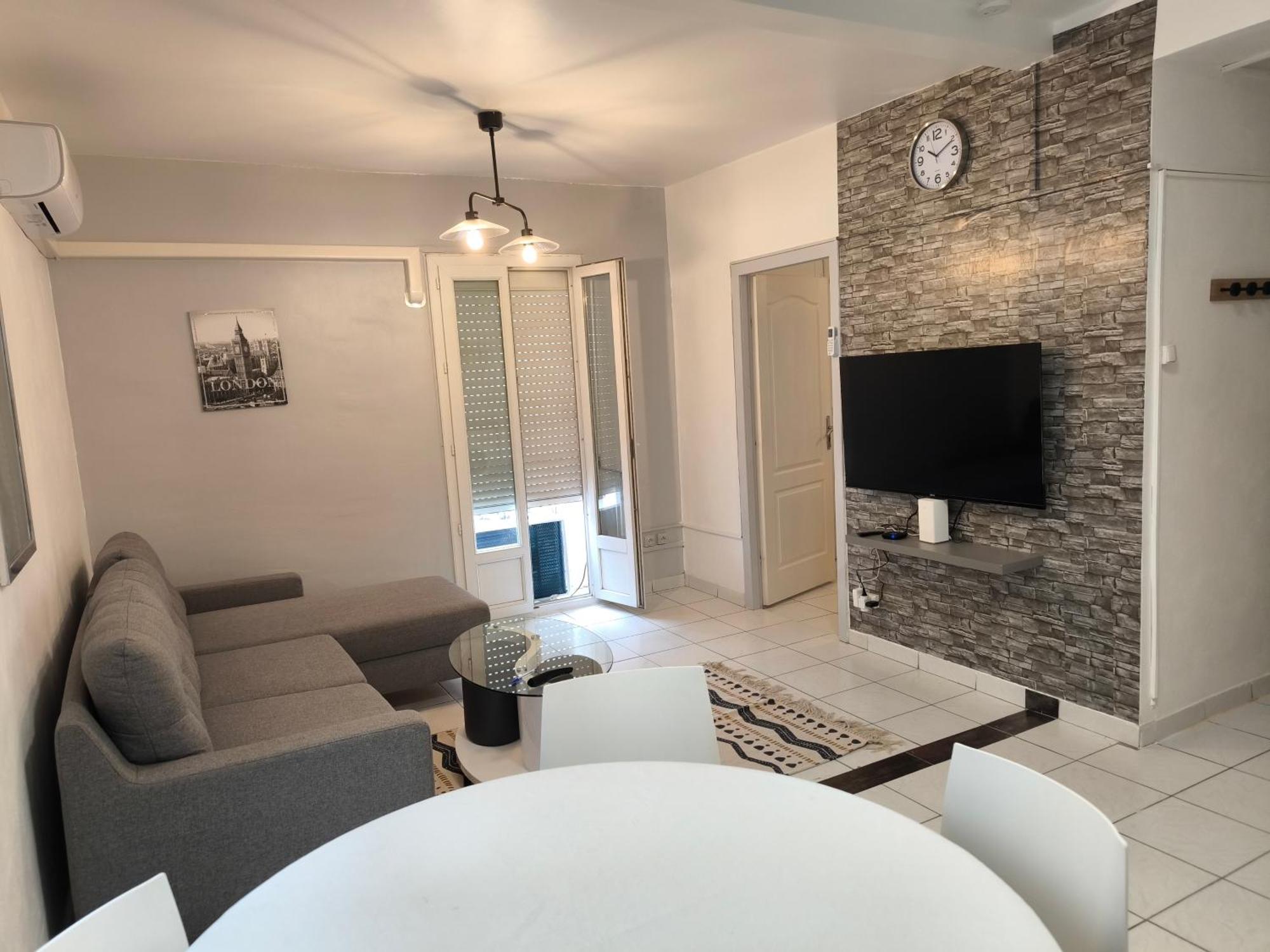 Appartement F1 200 Metre De La Gare à Perpignan Extérieur photo