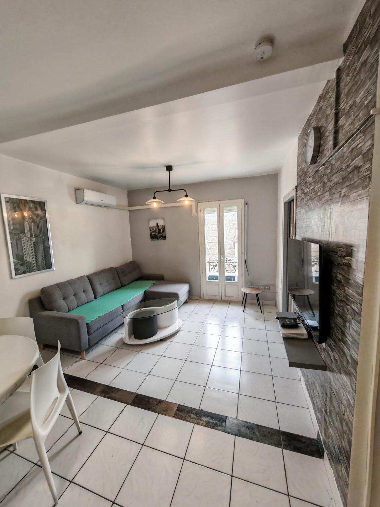 Appartement F1 200 Metre De La Gare à Perpignan Extérieur photo