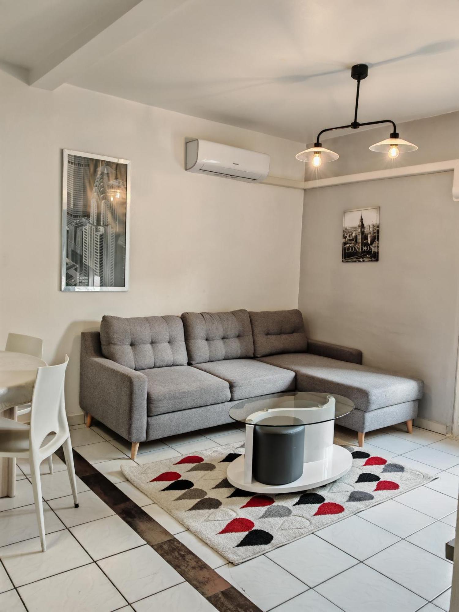 Appartement F1 200 Metre De La Gare à Perpignan Extérieur photo