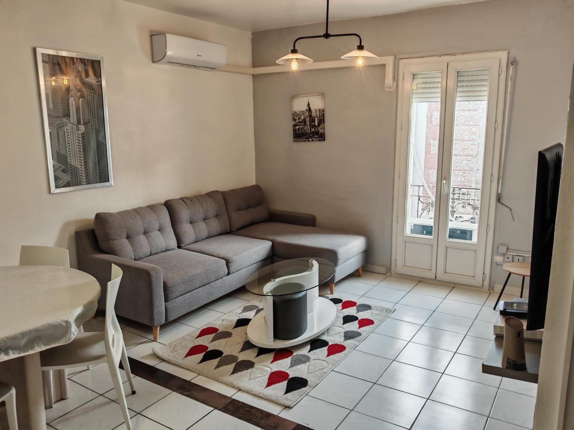 Appartement F1 200 Metre De La Gare à Perpignan Extérieur photo